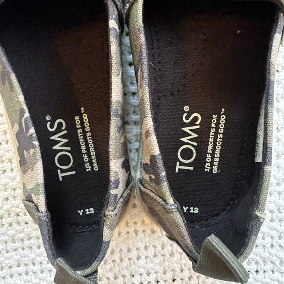 Toms Camo Flats - Picture 5 of 6